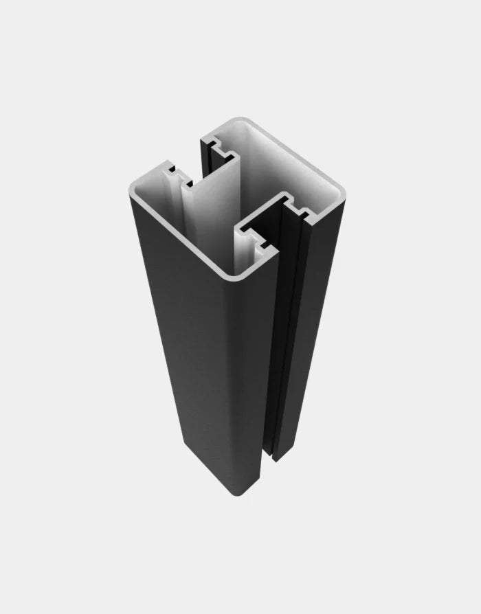 Poteau 3x3po coulé dans le béton